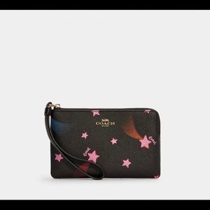 NWT Coach Corner Zip Wristlet With Disco Star Print MSRP $78
